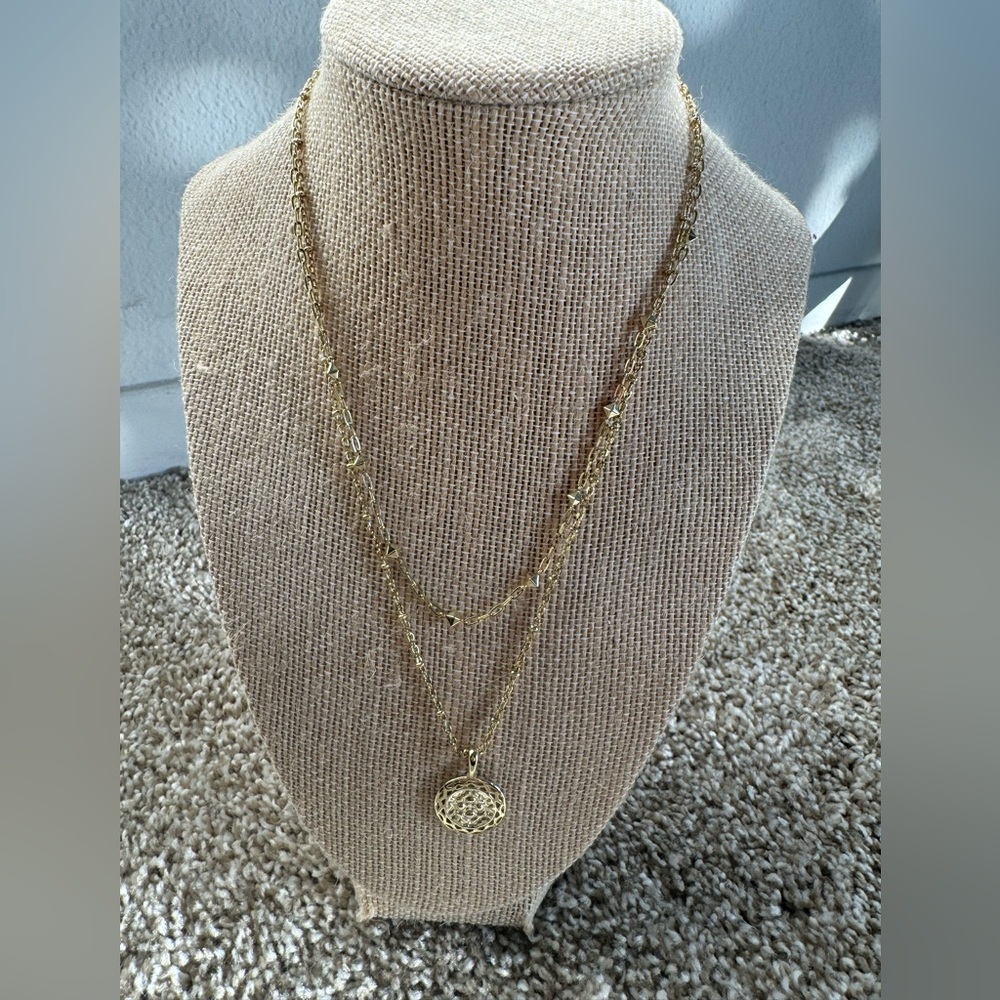 Kendra Scott Gold Layered Necklace with Pendant